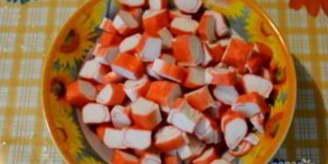 Рецепт рыбной солянки с крабовыми палочками