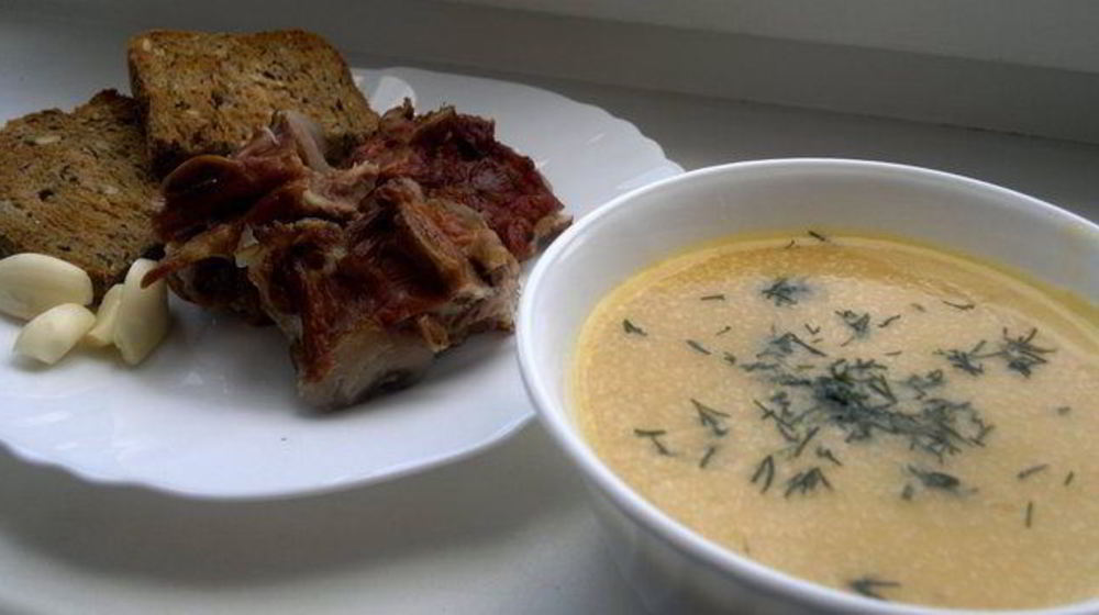 Как приготовить гороховый суп-пюре с копченностями