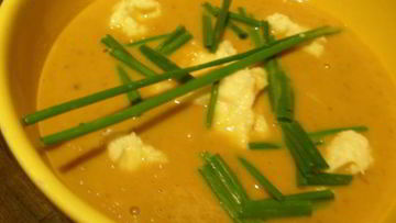 Рецепт Нежного крема-супа из каштанов с красным вином и пюре из сельдерея