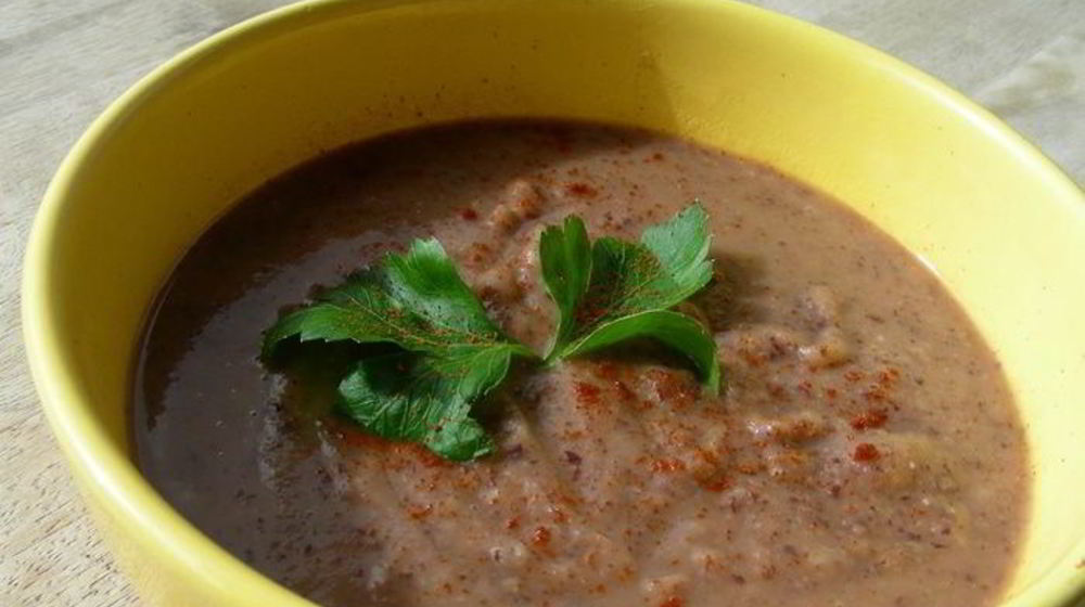 Как приготовить суп-пюре из красной фасоли с сельдереем и чили