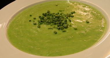 Рецепт Супа-пюре из зеленого горошка с чесноком и тмином