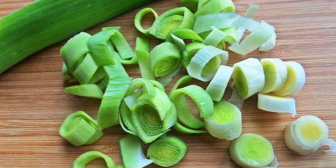 Рецепт супа-пюре картофельного с горошком и беконом