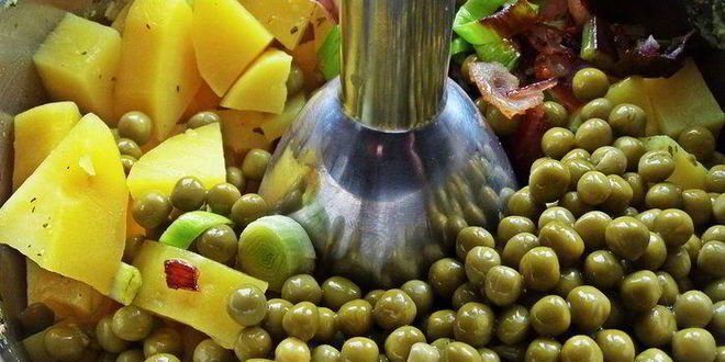 Рецепт супа-пюре картофельного с горошком и беконом