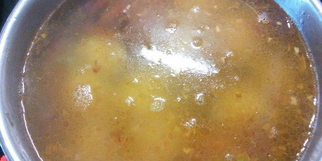 Рецепт супа с копчеными колбасками и зеленой капустой