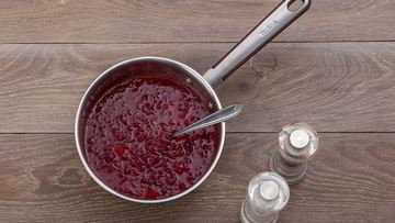 Рецепт Горячего свекольника со сметаной