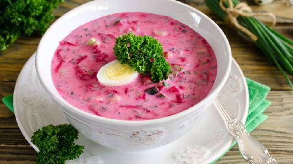 Как приготовить свекольник на кефире с огурцом и перепелиными яйцами