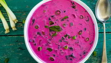 Рецепт Свекольника на кефире со свежей свеклой