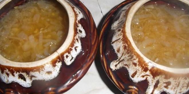 Рецепт сырно-лукового суп с чесночными гренками