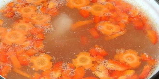 Рецепт сырно-томатного суп на курином бульоне