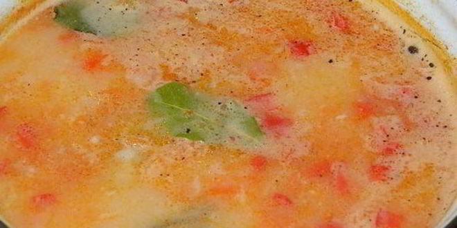 Рецепт сырно-томатного суп на курином бульоне