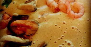 Рецепт Сырного крема-супа с морепродуктами на рыбном бульоне