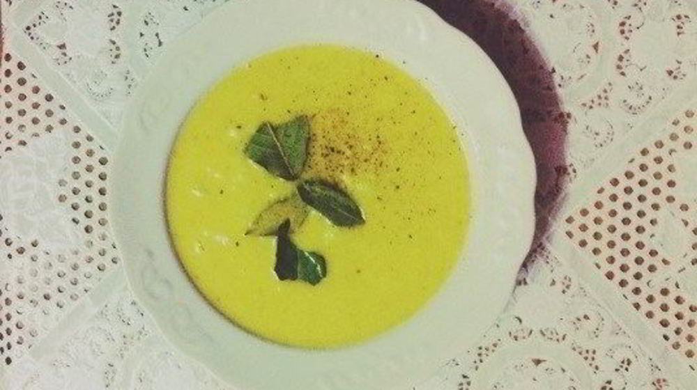 Как приготовить сырный суп-пюре с черносливом и цветной капустой