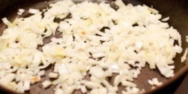 Рецепт сырного супа с колбасой