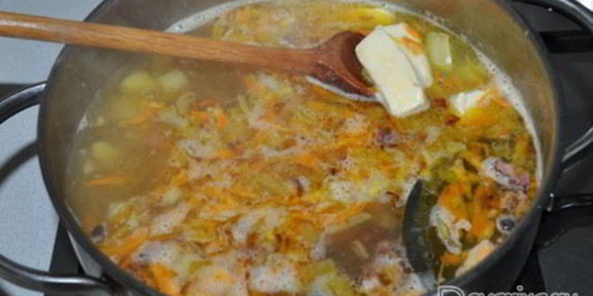 Рецепт сырного супа с копченостями