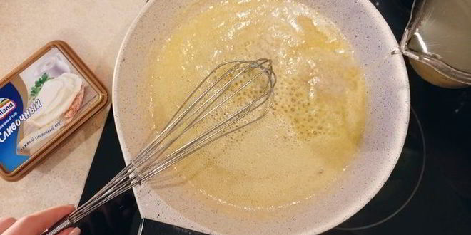 Рецепт сырного супа с томатами и креветками