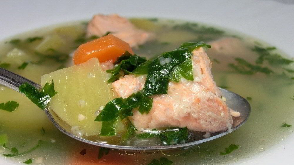 Как приготовить уху из форели