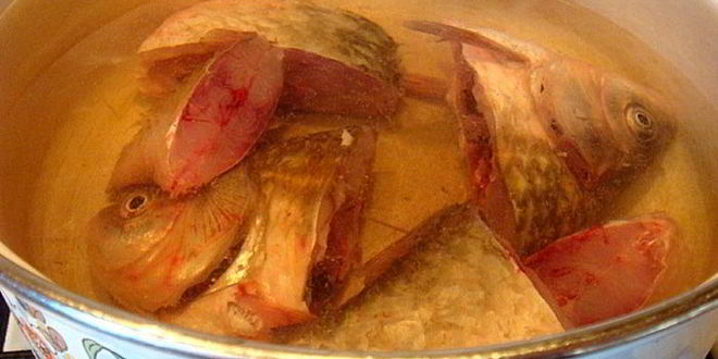 Рецепт ухи из карасей с ароматной заправкой