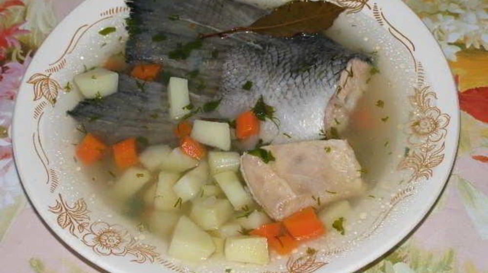 Как приготовить уху из семги по-русски