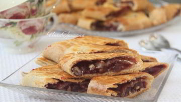 Рецепт Бабушкиных рулетиков с клубникой и лукумом