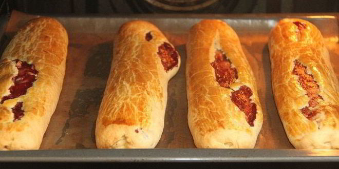 Рецепт бабушкиных рулетиков с клубникой и лукумом