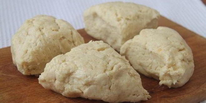 Рецепт бабушкиных рулетиков с клубникой и лукумом