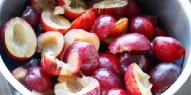 Рецепт блинчиков со сливами