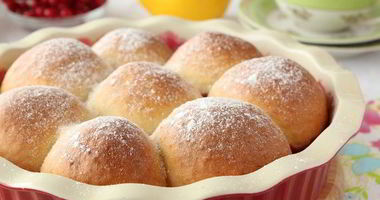 Рецепт Бухтельна — воздушных булочек с горячим ягодным конфитюром