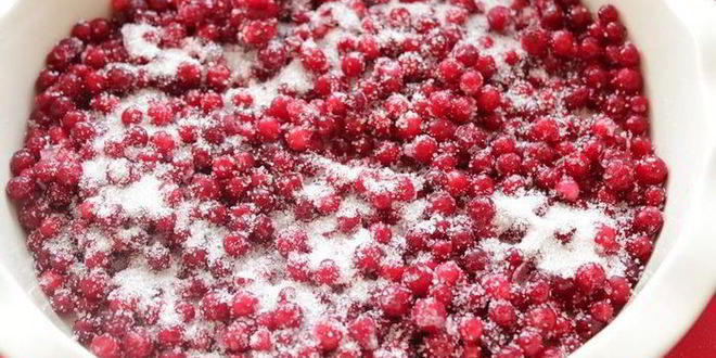 Рецепт бухтельна — воздушных булочек с горячим ягодным конфитюром