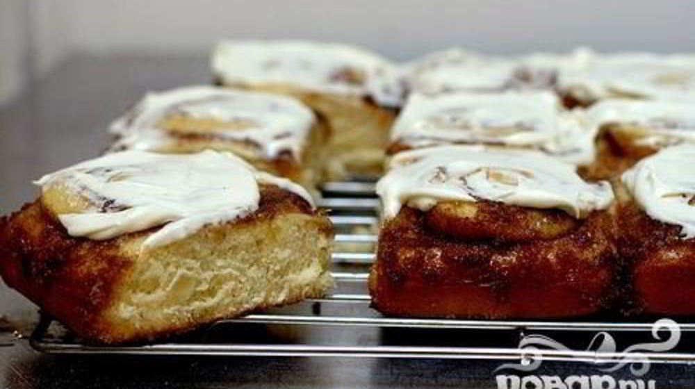 Как приготовить булочки с корицей и сливочной глазурью