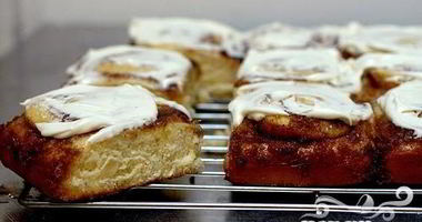 Рецепт Булочек с корицей и сливочной глазурью