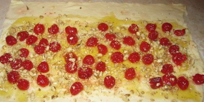 Рецепт булочек с начинкой из ягод и орехов