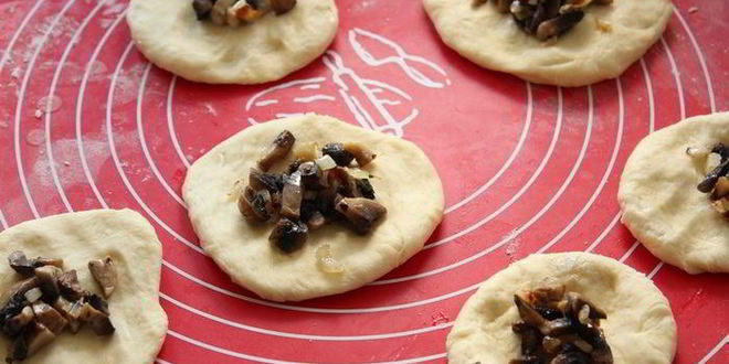 Рецепт булочек с начинкой на подушке