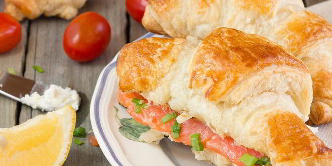 Рецепт круассана с семгой и сливочным сыром
