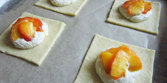 Рецепт персиковых ватрушек
