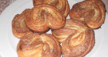 Рецепт Плюшек с сахаром и корицей
