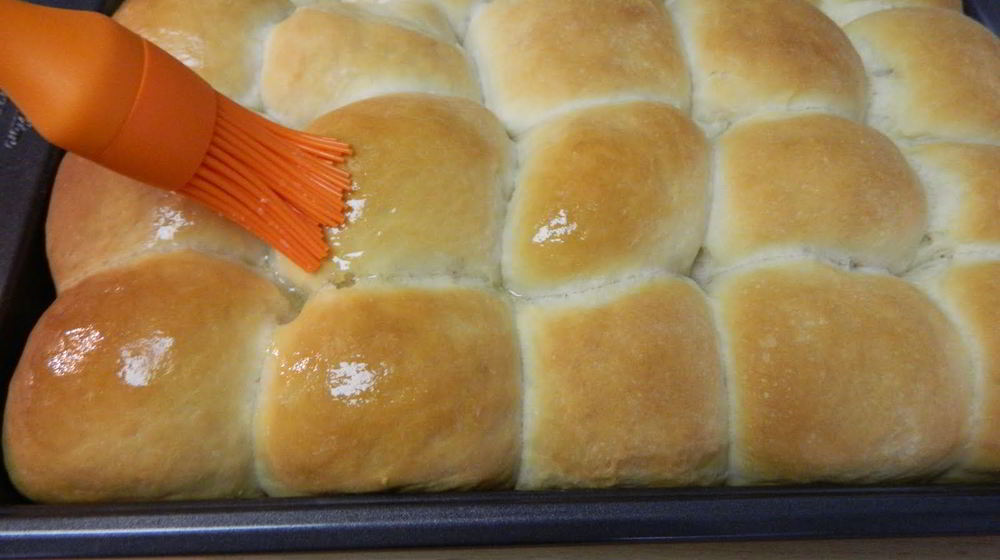 Как приготовить сдобные булочки из дрожжевого теста