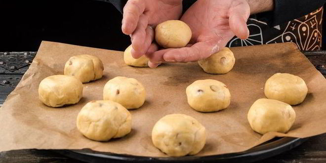 Рецепт сливочных булочек с изюмом