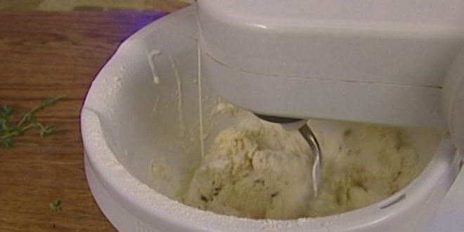 Рецепт сливочных булочек с малиной