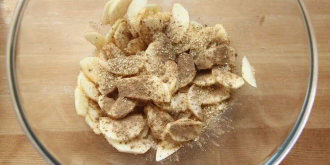 Рецепт чизкейка с корицей, яблоком и сахарным пеканом