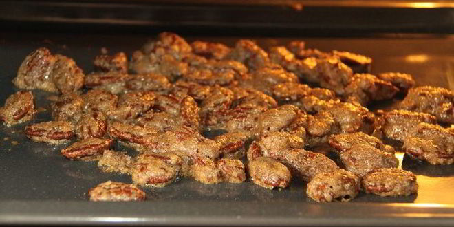 Рецепт чизкейка с корицей, яблоком и сахарным пеканом