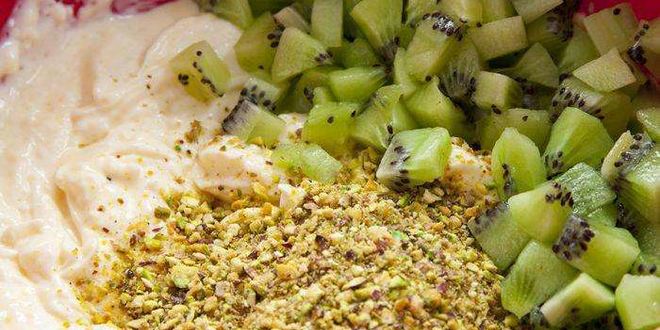 Рецепт порционных чизкейков с киви и фисташками