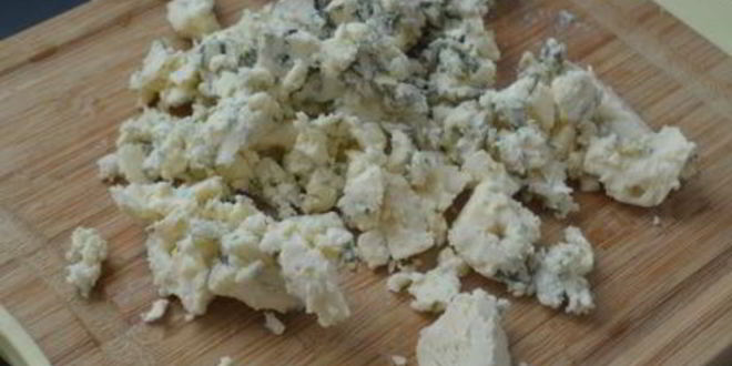 Рецепт ароматных кексов с красным виноградом и дор блю