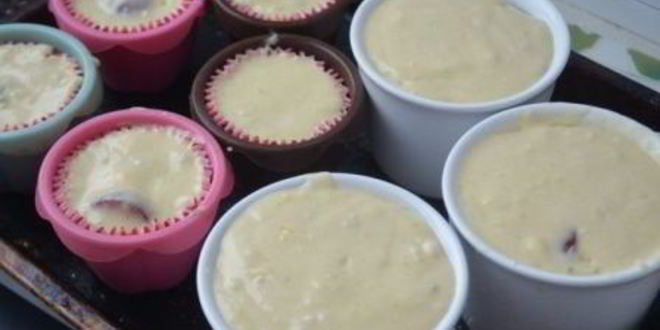 Рецепт ароматных кексов с красным виноградом и дор блю