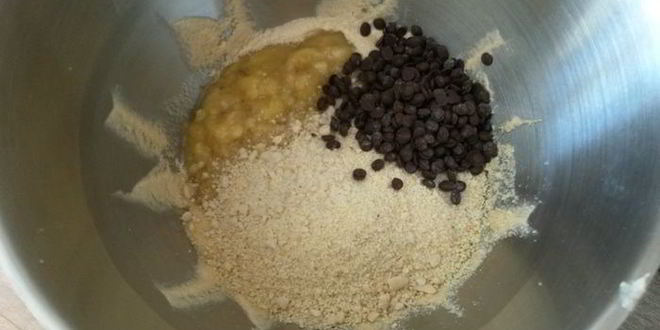 Рецепт бананового кекса с орехами, шоколадом и творожным кремом