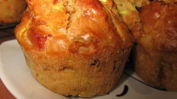 Рецепт Кабачковых кексов с луком и беконом