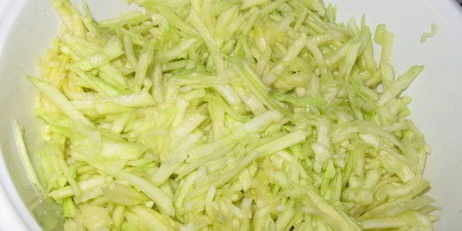 Рецепт кабачковых кексов с луком и беконом