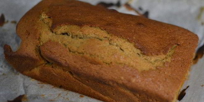 Рецепт кофейного кекса с корично-сметанным соусом