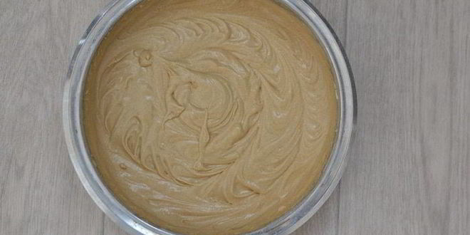 Рецепт кофейного кекса с корично-сметанным соусом