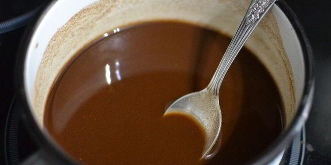 Рецепт кофейного кекса с корично-сметанным соусом