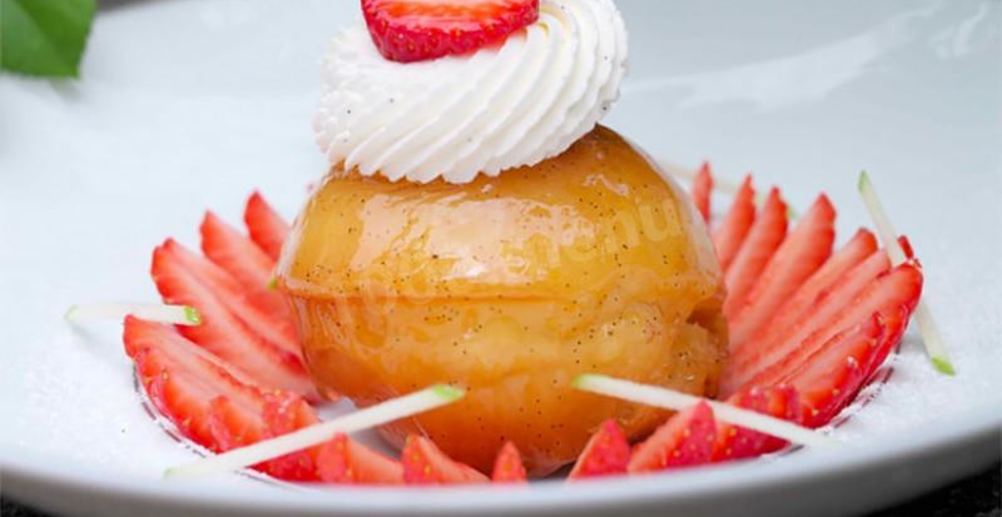 Рецепт свиное филе с глазурью и салатом из абрикосов и сельдерея